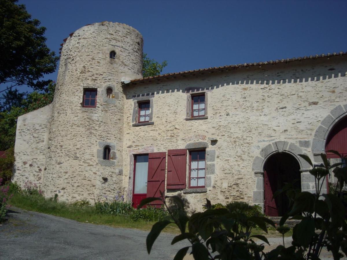 Bed and Breakfast La Tour Des Laudes Breuil-Barret Exteriér fotografie