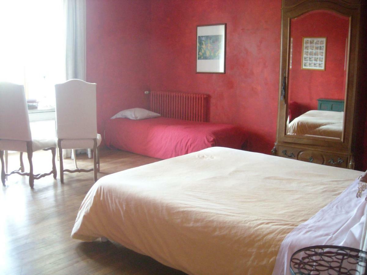 Bed and Breakfast La Tour Des Laudes Breuil-Barret Exteriér fotografie